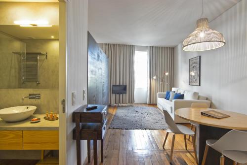 Studio Apartment image 9