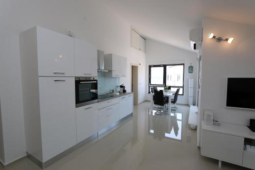 Apartment with Sea View image 9
