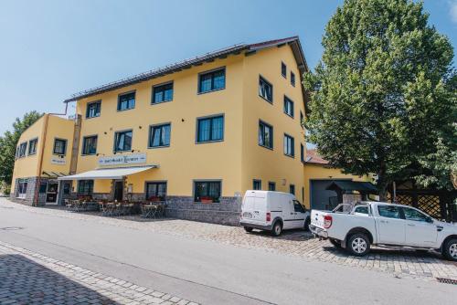 Gasthof Metzgerei Linsmeier - Accommodation - Iggensbach