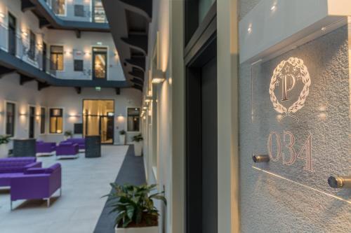 Hotel President - image 2