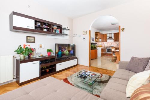  Apartment Anamaria in Okrug Gornji