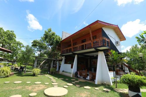 Eco Hotel Black & White - Anuradhapura