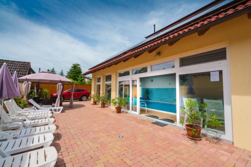 Balaton Colors Beach Hotel - image 5