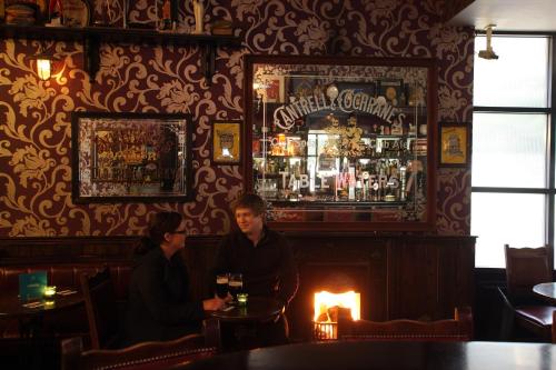 Waterfoot Hotel - image 2