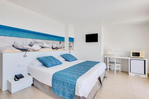 Aparthotel Tropic Garden Aparthotel Tropic Garden is conveniently located in the popular Santa Eulalia del Rio area. The hotel has everything you need for a comfortable stay. Take advantage of the hotels 24-hour front desk, 