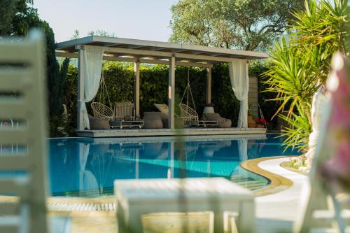 Nikoleta Luxury Villa - image 6