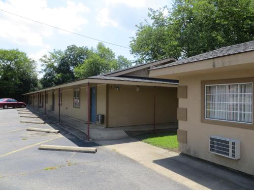 Budget Inn – Conway, AR