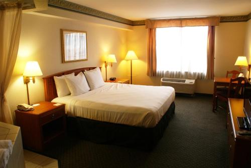 Country Inn & Suites by Radisson, Lansing, MI