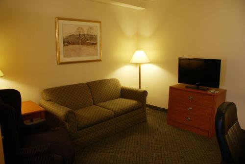 Country Inn & Suites by Radisson, Lansing, MI