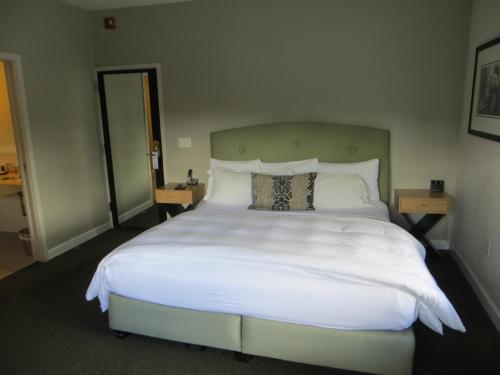 Deluxe King Room image 1