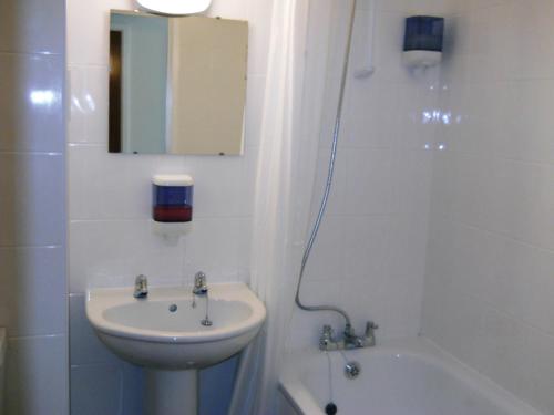The Oakland Hotel - main image