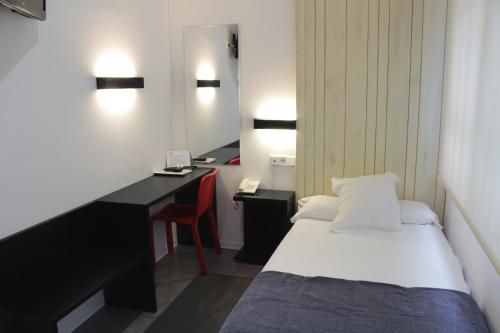 Hotel Lois - image 3