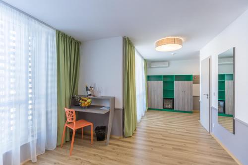 Boulevard Boutique Hotel - image 2