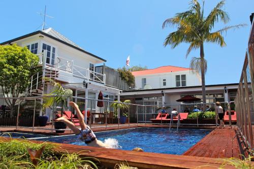 Commodores Lodge in Russell