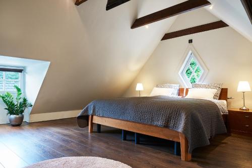 Guesthouse Villa Emmen - Tap to explore photos