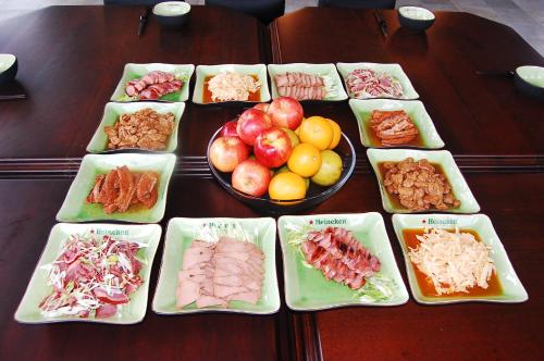 마치 쓰리 인 - 식음료(F&B)
