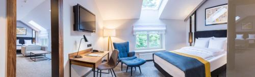 Grand Ascot Hotel - image 8