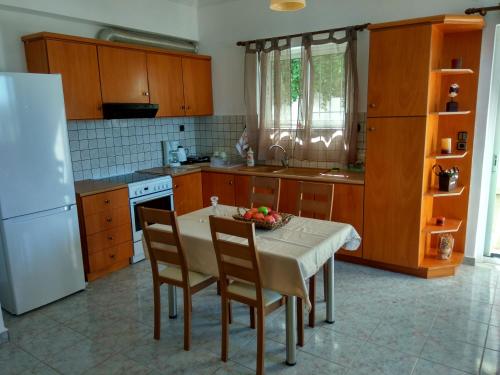  Seaside apartment Costas in Kato Daratso