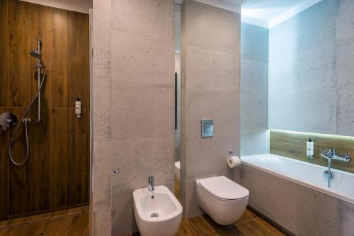 Hotel Patio - image 8