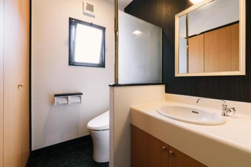 Guest House Yasuragi Hakataekimae - image 2