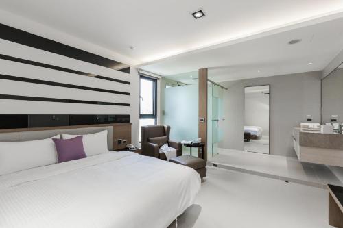 Ai Mei Homestay near Lintou Park
