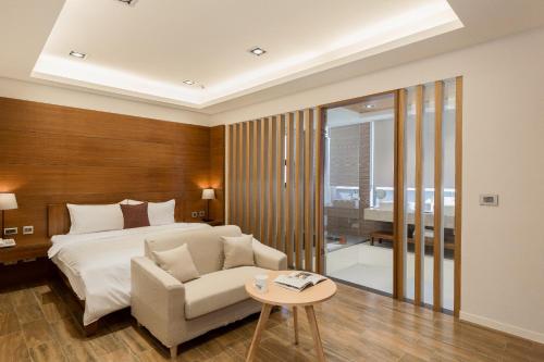 Ai Mei Homestay near Lintou Park