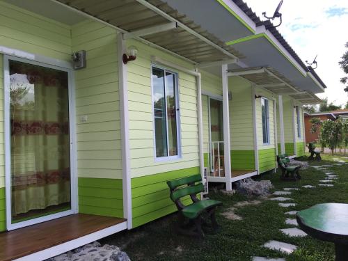 room detail thumbnail 1