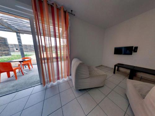 2 bedrooms, 4 beds