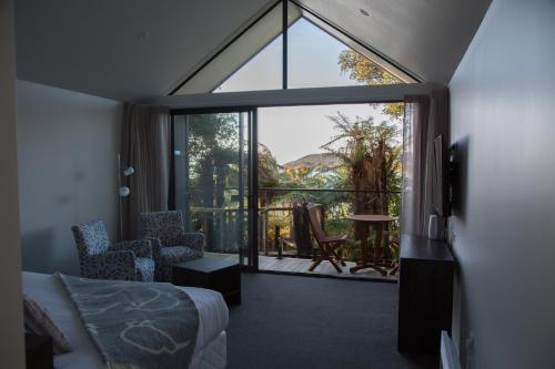 Church Hill Boutique Lodge & Restaurant in Stewart Island