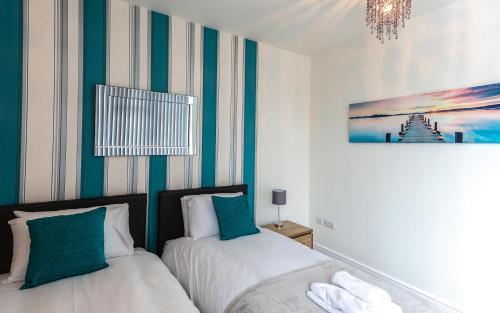 Hamilton Grace 1 2 or 3 bed Parking SN1 - image 7