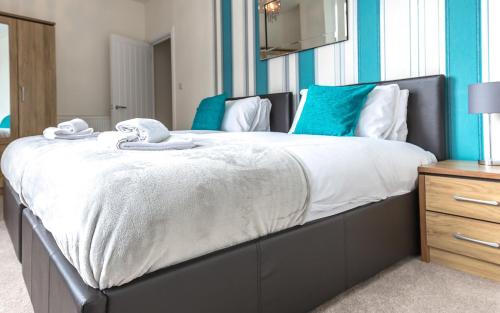 Hamilton Grace 1 2 or 3 bed Parking SN1 - image 9