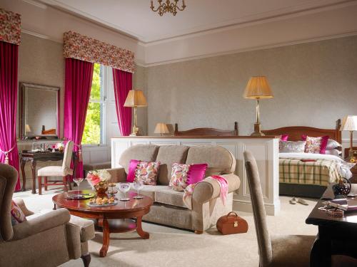 1 king bed, 1 double bed