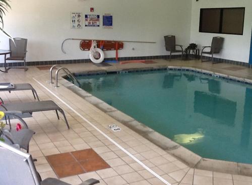 Ramada Hotel Ashland-Catlettsburg - image 7