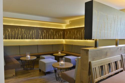共用Lounge/電視區, 舒梅仁巴赫會議中心酒店 (Tagungszentrum Schmerlenbach) in 赫斯巴赫