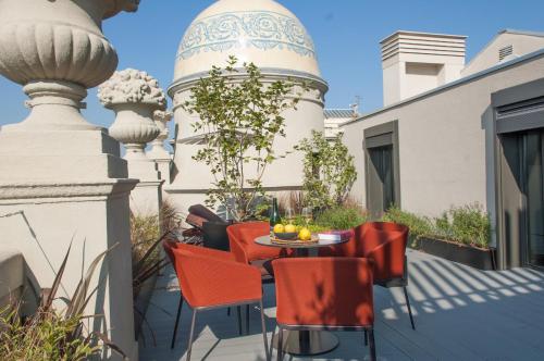 106096205 Casagrand Luxury Suites