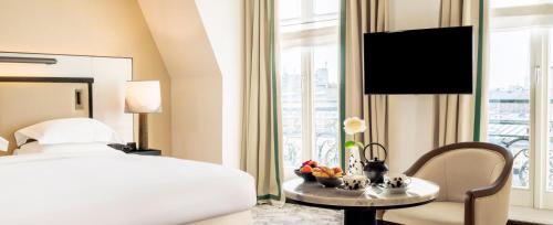 room detail thumbnail 1