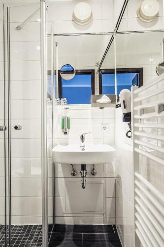 Hotel Delta am Potsdamer Platz - image 10