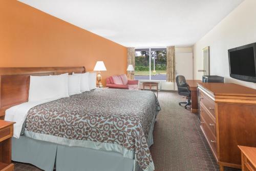 Days Inn by Wyndham Orangeburg South - image 9