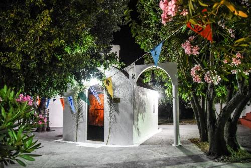 Vallian Village Hotel - image 3