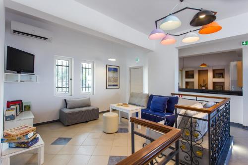 Előcsarnok, Iris Beach Hotel in Monemvaszia