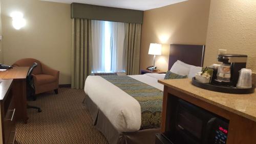 Best Western Plus Airport Inn And Suites