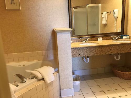 Best Western Plus Revere Inn And Suites