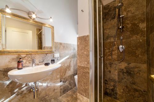 Central Pitti Studio Flat - image 8