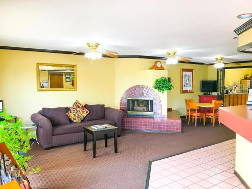 Előcsarnok, Americas Best Value Inn & Suites Yukon Oklahoma City in Yukon