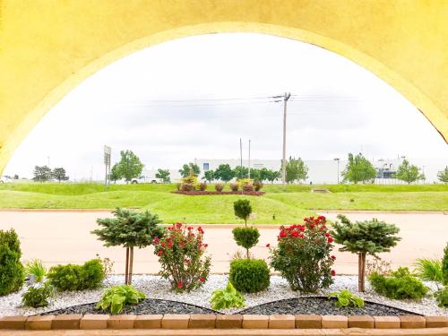 Americas Best Value Inn & Suites Yukon Oklahoma City - 전망