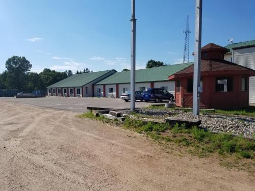 Inn of the Pines - image 2