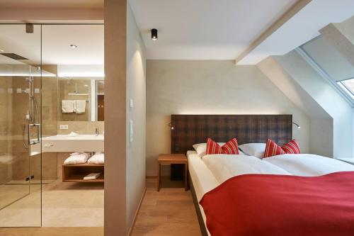 106153977 Après Post Hotel