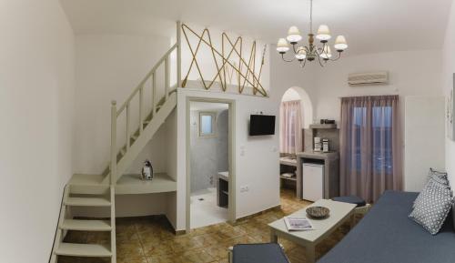 Viva Mare Traditional Studios