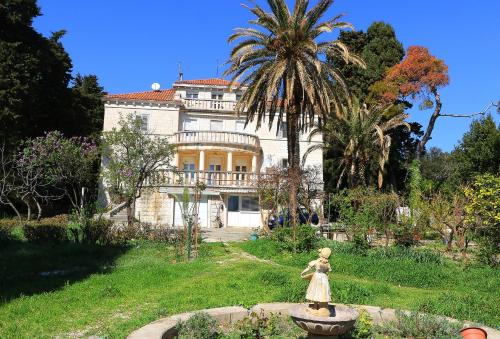 Apartment Lju on the Beach Apartment Lju on the Beach