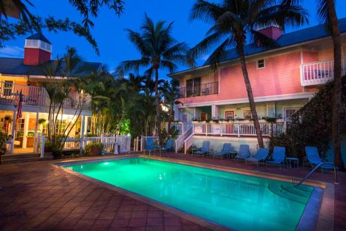 泳池, 燈塔度假勝地：套房賓館 (Lighthouse Resort: Inn & Suites) in 水濱/海灘